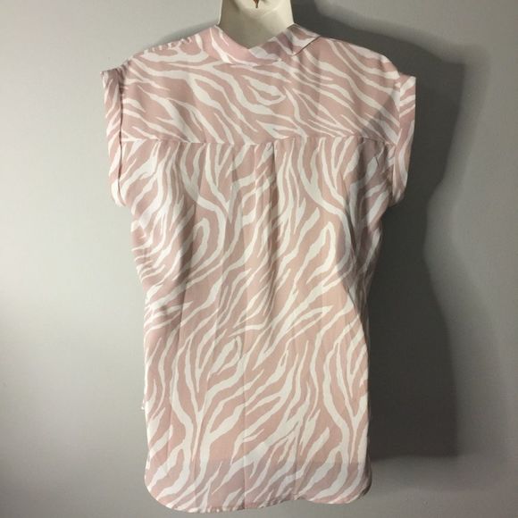 Express Pink Animal Print Blouse - Picture 5 of 8